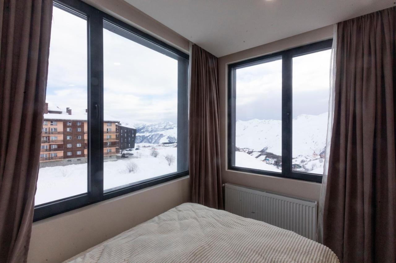 Cozy 2 Bedroom Apartment In The Gudauri Centre - Ski In/ Ski Out المظهر الخارجي الصورة